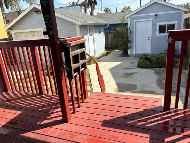 Building Photo - Lovely 2 bedrooms and 1 bathroom beach cottage in San Pedro