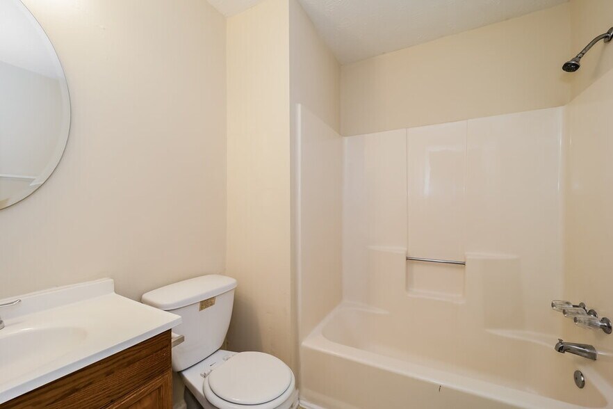 Building Photo - 2350 Bankstone Dr SW