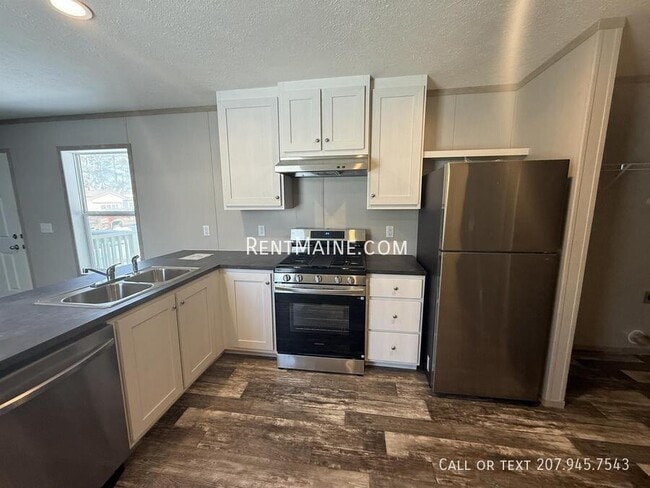 Building Photo - 799 Stillwater Ave