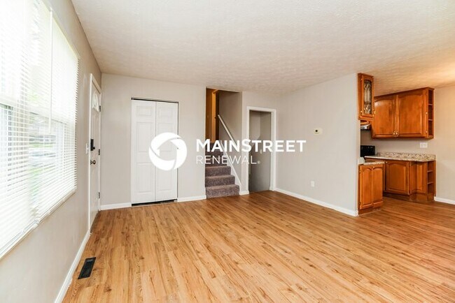 Building Photo - 3 Bedroom Pet-Friendly Home in COLUMBUS, OH with Main Street Renewal