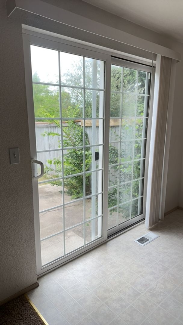 Building Photo - 15325-15327 Berry Valley Rd SE