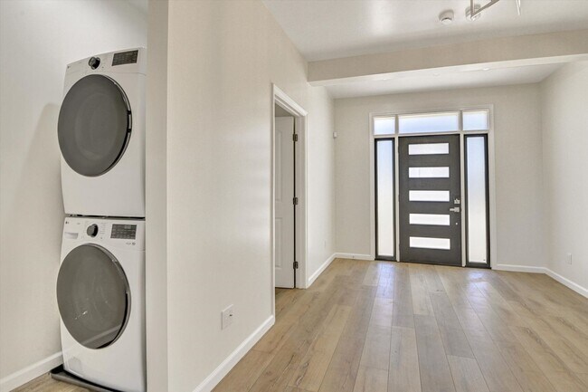 Building Photo - $3,549/mo – Brand-New 2 Bed / 2 Bath Private ADU – Agoura Hills | 800 Sq Ft