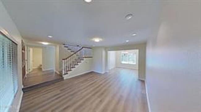 Building Photo - Tucked away on a quiet cul-de-sac in desirable Newbury Park 5+3 home