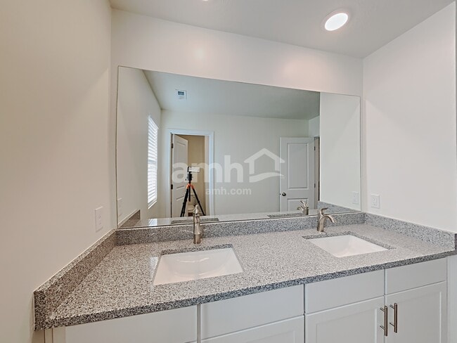 Building Photo - 1321 Rickshaw Ln