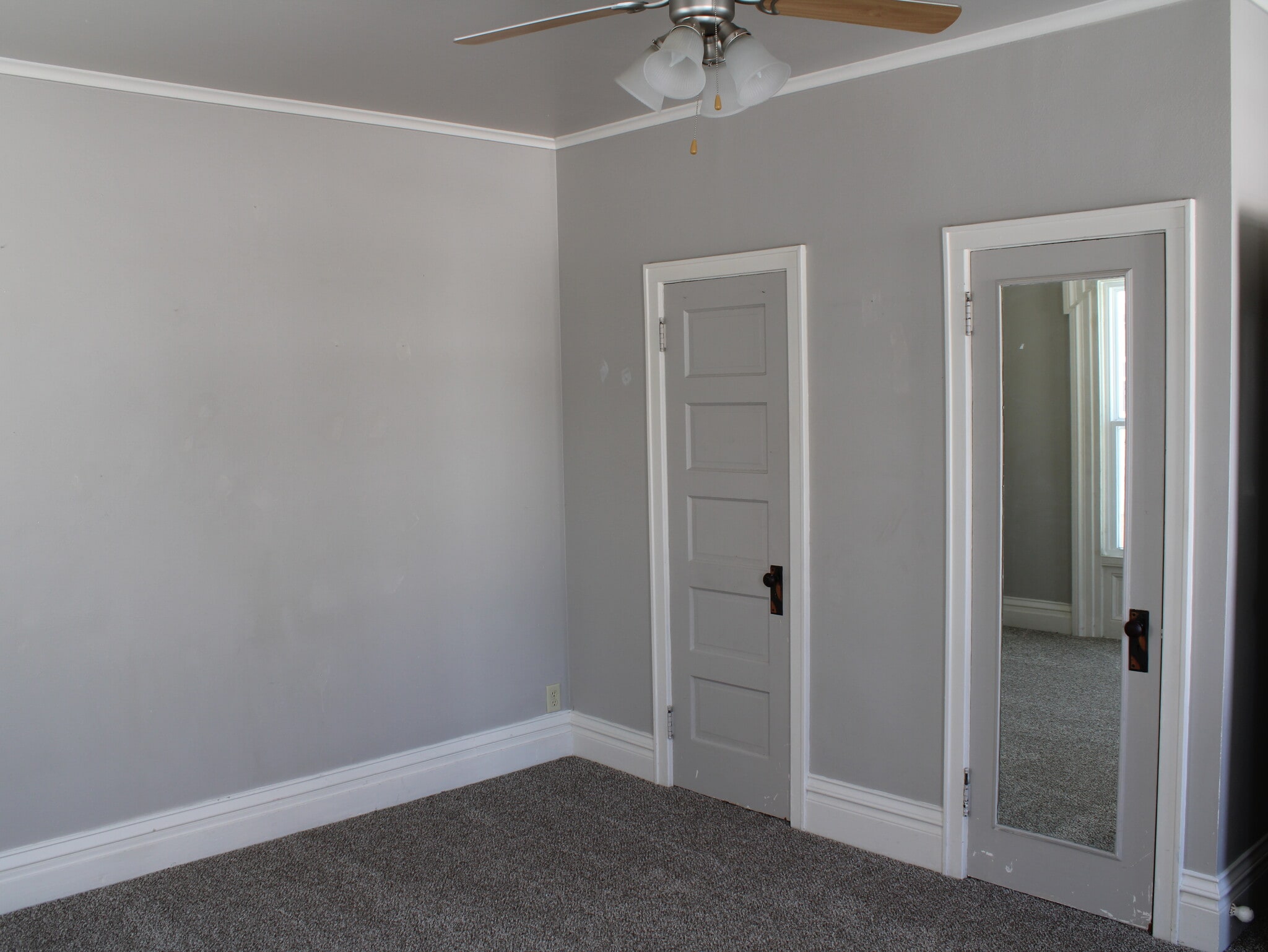 Bedroom 2 with two closets - 28 5th St