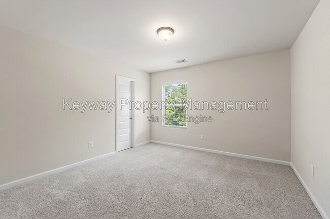 Building Photo - 910 Clover Ct