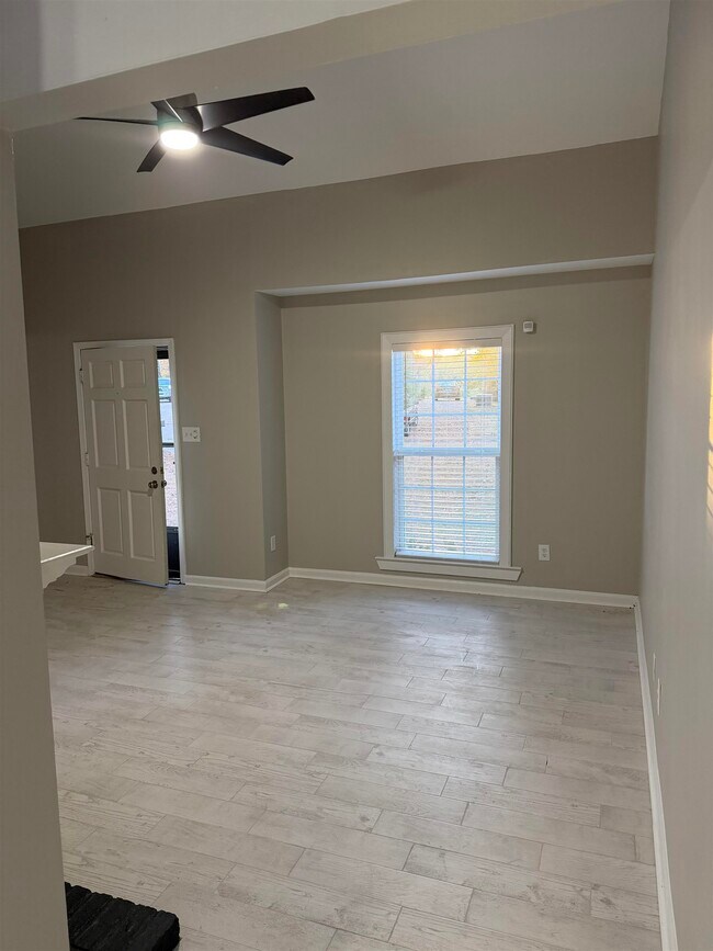Building Photo - 4834 Sturbridge Ln