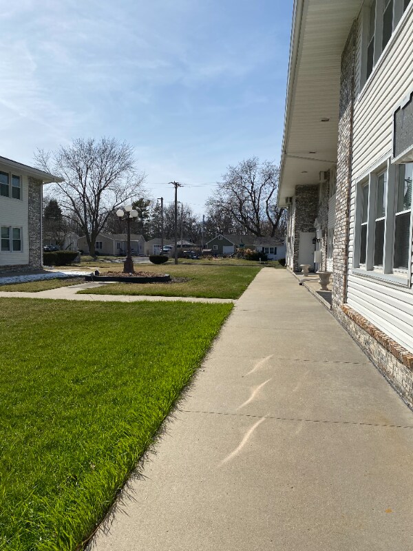 Building Photo - 401 SW elm St