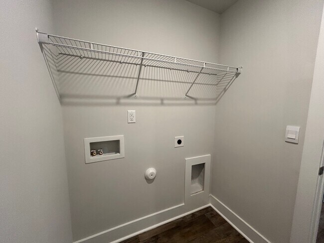 Building Photo - 1237 Pampas Grass Dr