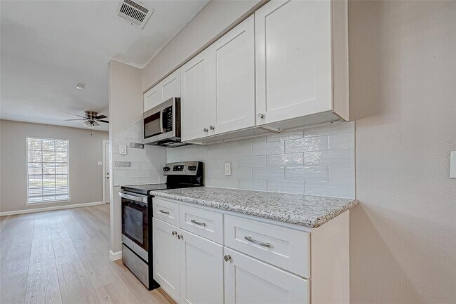 Building Photo - 7315 Housman St