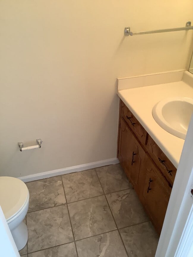 Building Photo - SLEEPY CREEK DR - 270/272