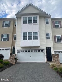 Building Photo - 640 Jacobsen Cir