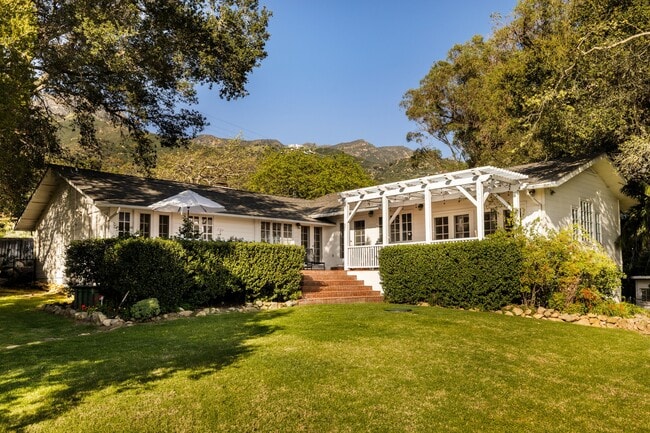 Building Photo - 2915 Hidden Valley Ln