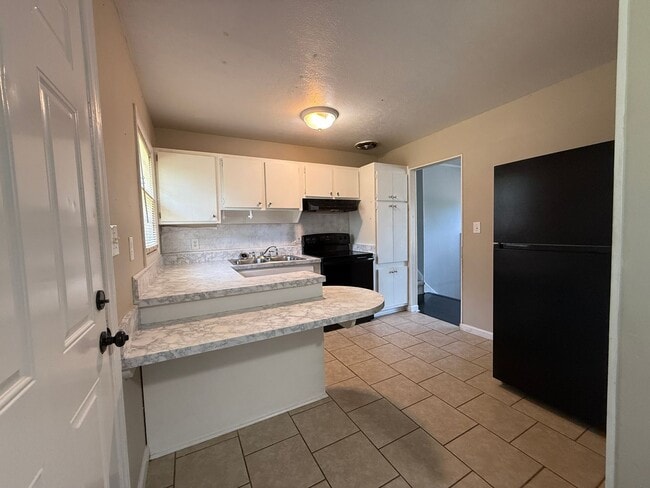 Building Photo - 3 Bedroom Rental - close to Cape Fear Vall...