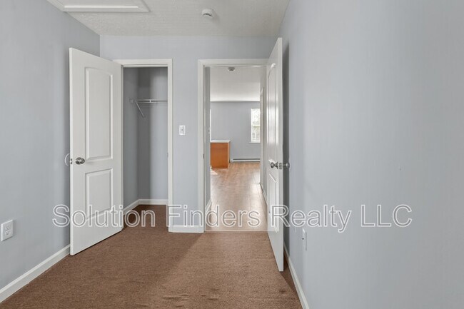 Building Photo - 2956 Yorkway