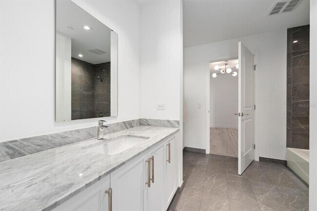 Building Photo - 3015 S Ysabella Ave