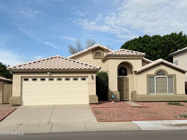 Building Photo - 4762 W Taro Dr