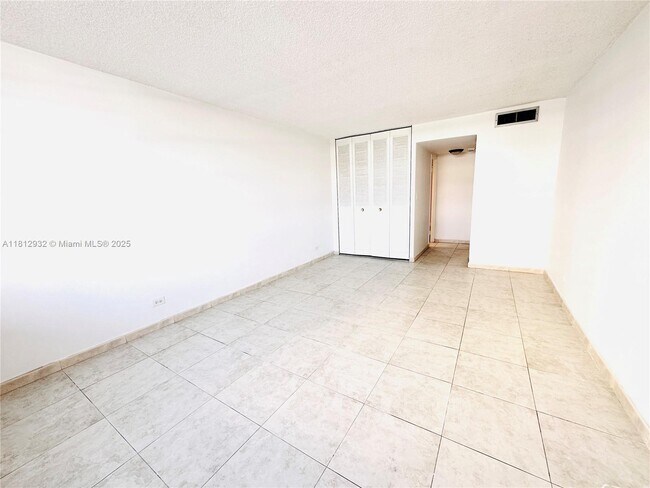 Building Photo - 250 174th St