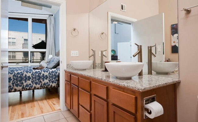 Building Photo - 2441 Broadway