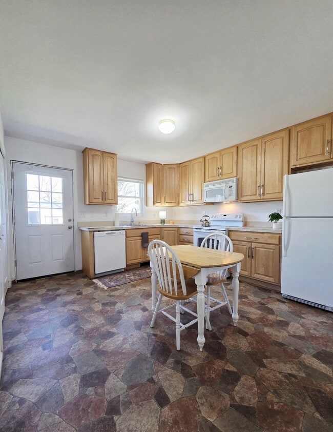 Building Photo - 21 S 4th St