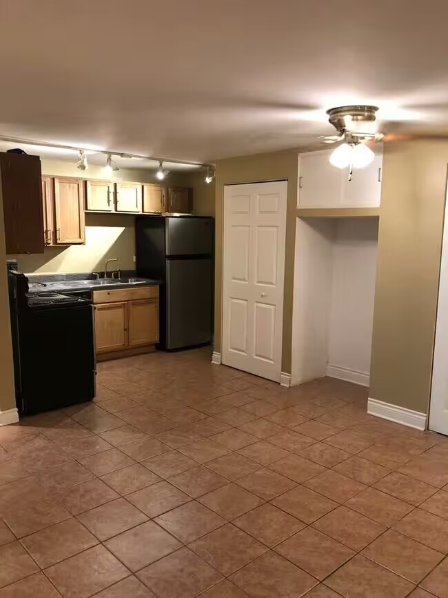 Building Photo - 10213 S 86th Ter