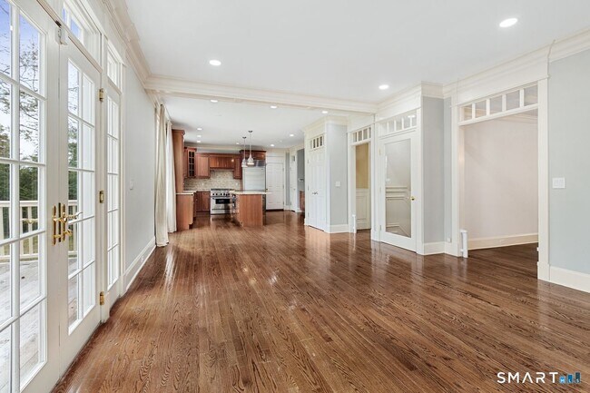 Building Photo - 59 Crescent Rd