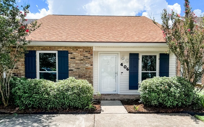 Building Photo - 406 S French Quarter Dr