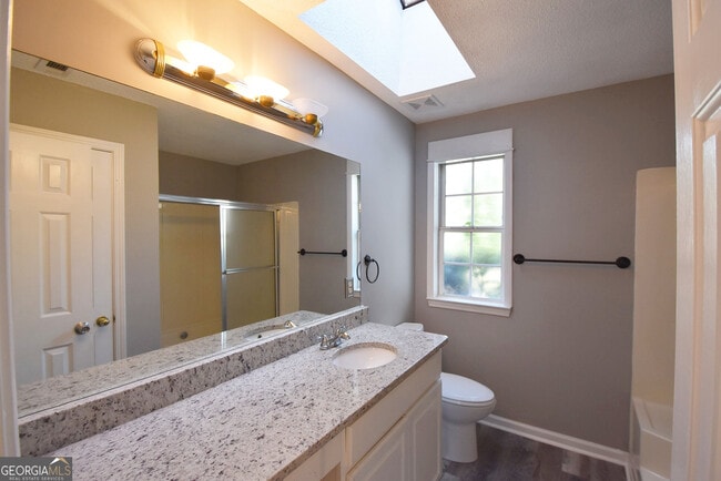 Building Photo - 700 S Fairfield Dr