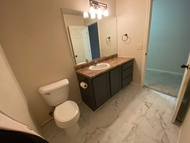 Building Photo - 6511 S Santa Rosa Pl