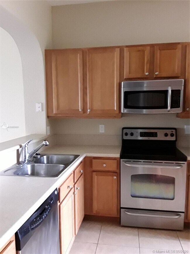 Building Photo - 3600 Oaks Clubhouse Dr