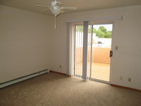 Building Photo - Large 4 Bedroom House in La Cueva District