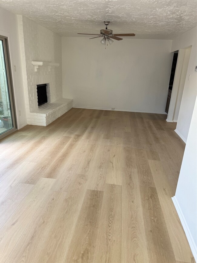 Building Photo - 6649 Westwick Dr