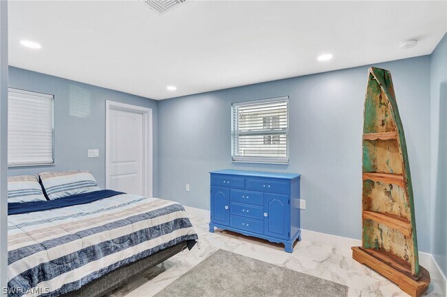 Building Photo - 1009 Ridge St