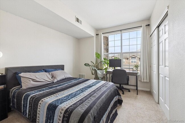 Building Photo - Blackhawk - Englewood