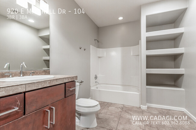 Building Photo - Mitchell Lofts 3 bed 2.5 bath Townhouse