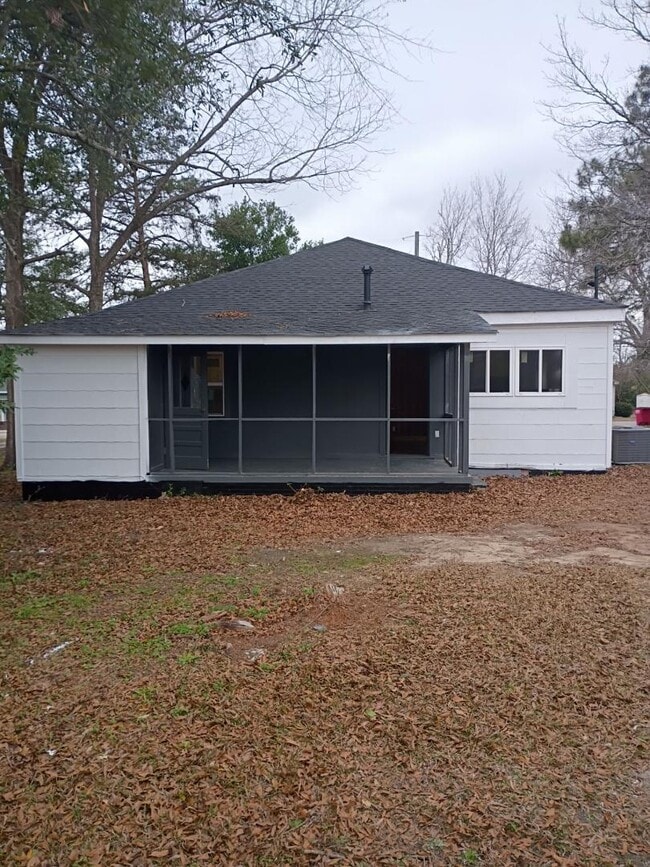 Building Photo - 1042 E Peachtree St