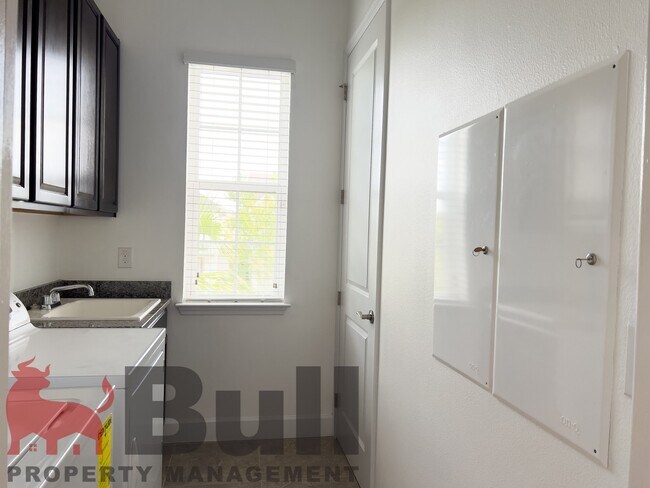 Building Photo - 14014 Dunant Ln