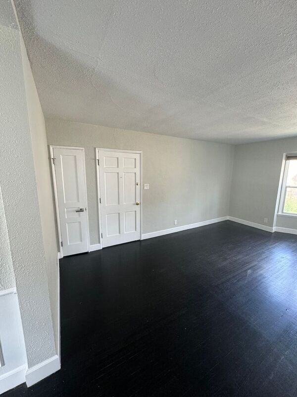 Building Photo - 1325 S Highland Ave