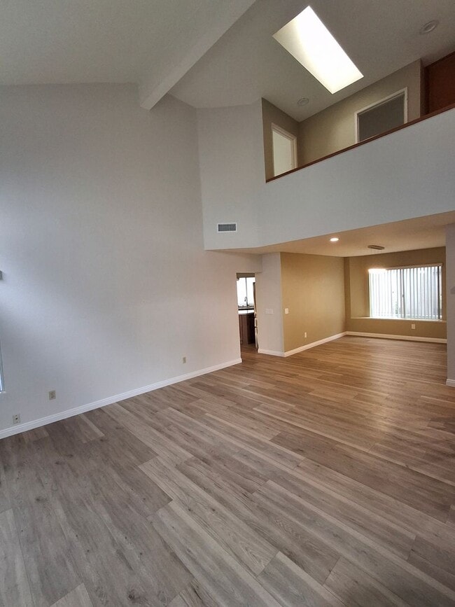 Building Photo - Beautifully Remodeled 4-Bedroom, 3-Bath w/ 2 Car-Garage and Central AC/Heat! MUST SEE!!!