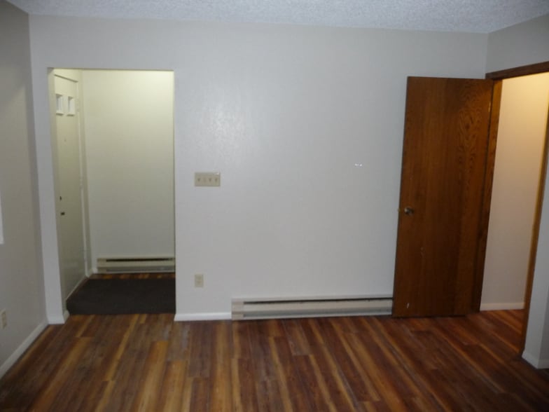 Building Photo - 1303 Mountain View St