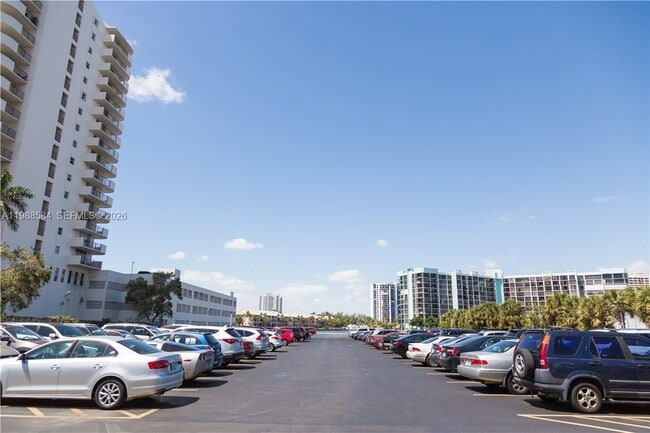 Building Photo - 3725 S Ocean Dr