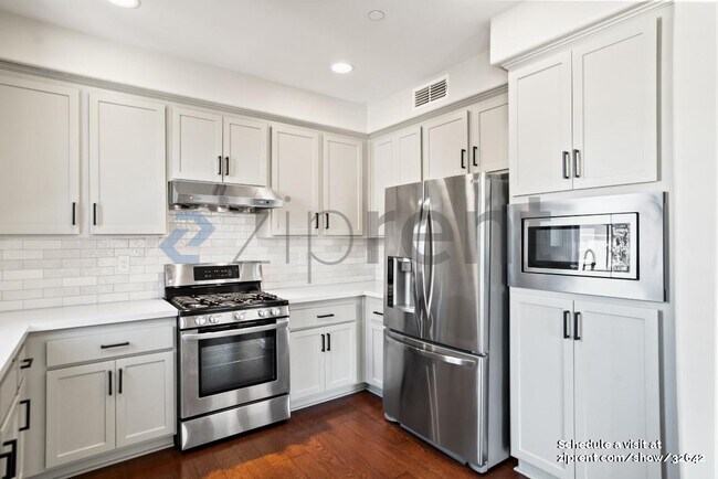 Building Photo - 634 Elderberry Dr