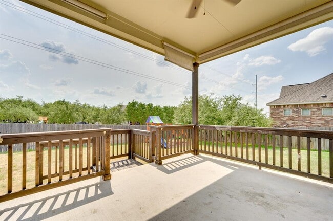 Building Photo - 845 Richardson Ln