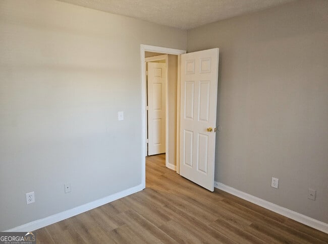 Building Photo - 210 Sabal Dr