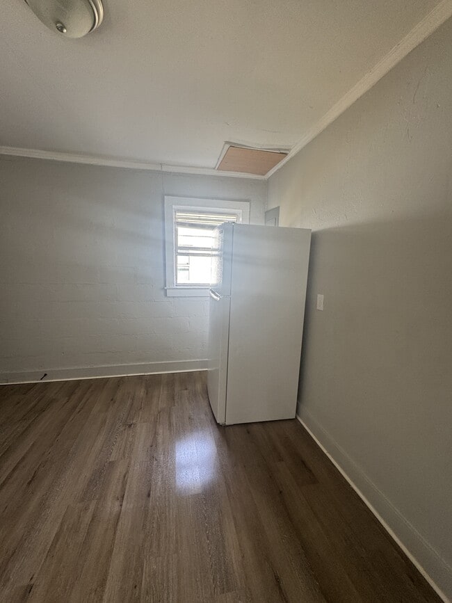 Building Photo - 1004 Duke St