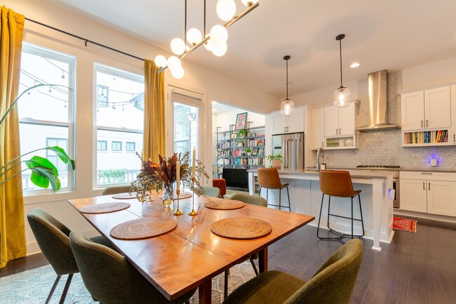 Building Photo - 3 bedroom Beauty in the Heart of Edgewood!