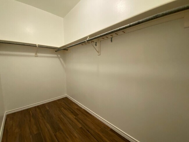 Building Photo - UPDATED 4 BEDROOM IN COQUINA BAY!