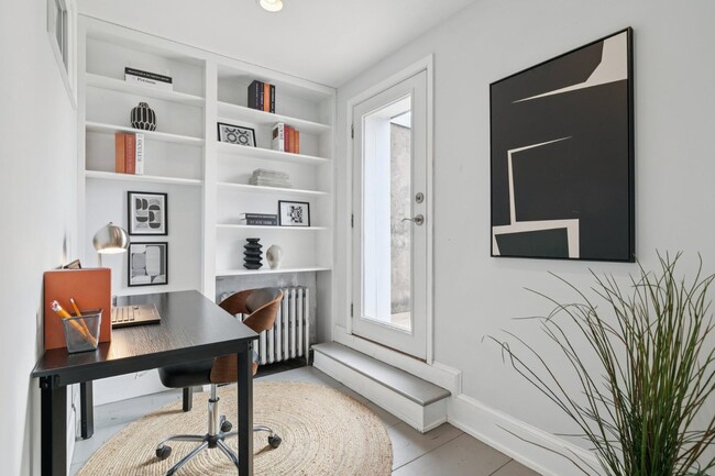 Building Photo - 1228 Catharine St