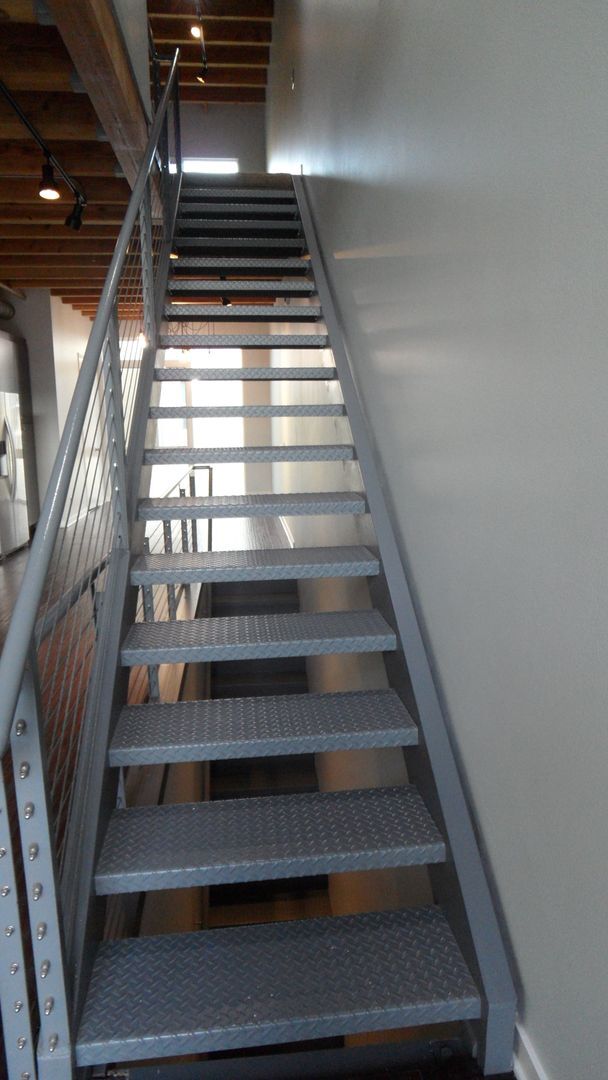 Building Photo - Office Space Living 2 BR 2.5 BA Attached 2 Car Garage