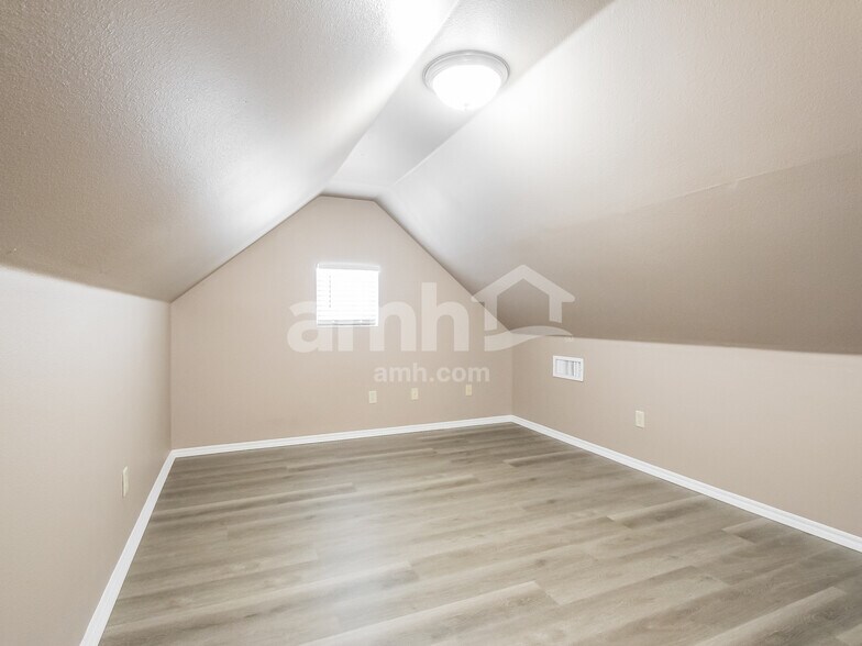 Building Photo - 3501 E Aurora St